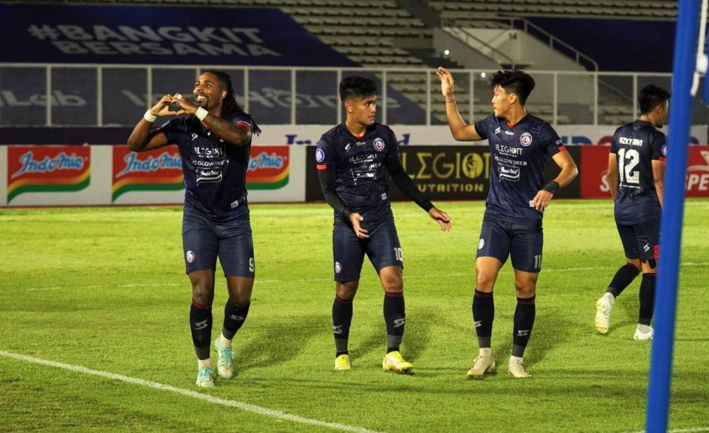 Carlos Fortes berselebrasi usai membobol gawang Persela Lamongan. Dok/Arema FC