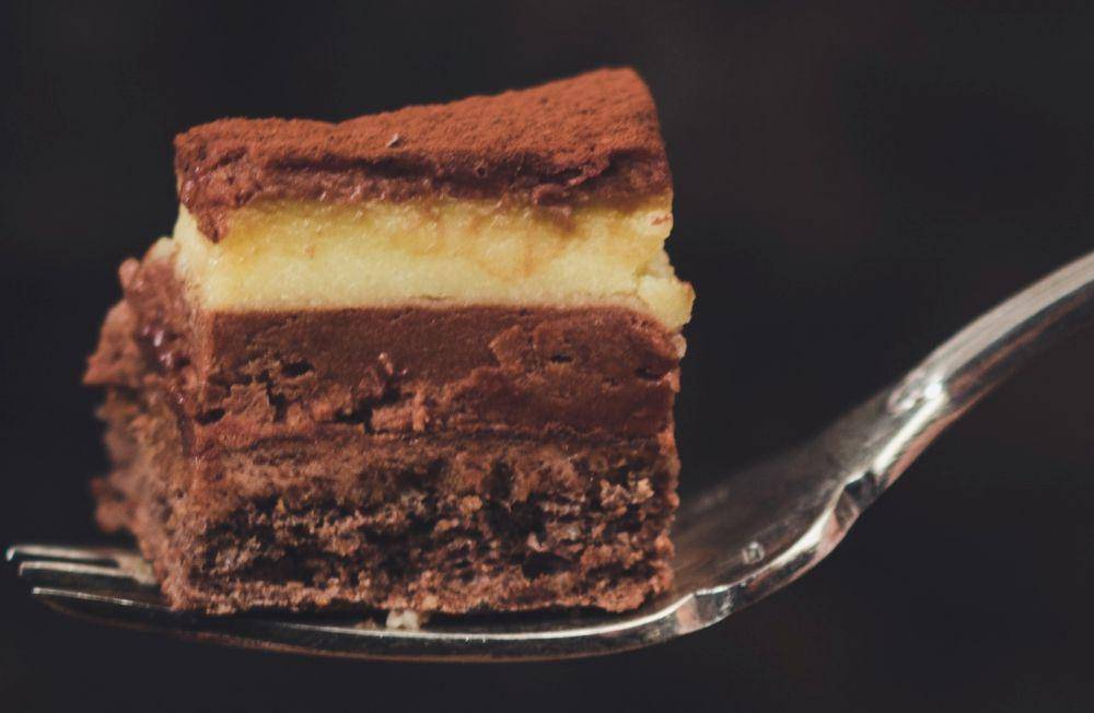 ilustrasi classic nanaimo bars (unsplash.com/Jordane Mathieu)