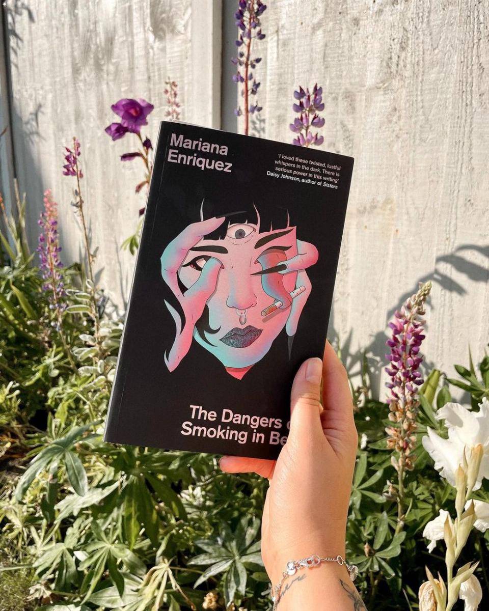 The Dangers of Smoking in Bed oleh Mariana Enriquez (instagram.com/mostardentlyalice)