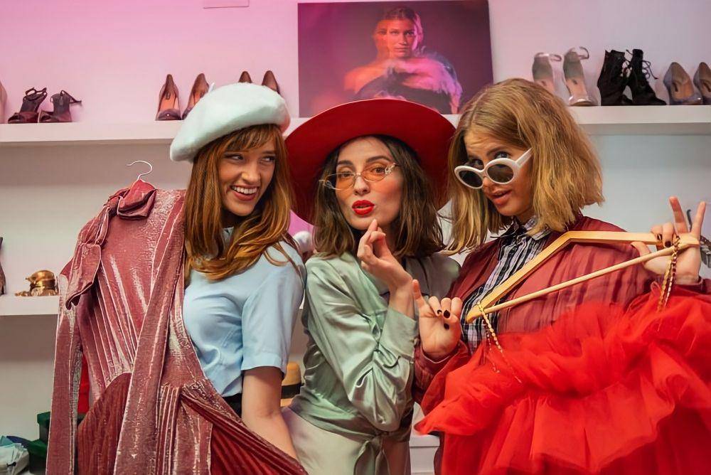 Susana Abaitua, Maria Valverde dan Elisabet Casanovas (instagram.com/mariaheras.photo)