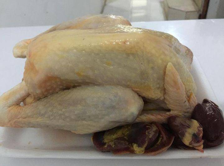 Foto ayam kampung untuk bahan soto pak rus (Instagram.com/yaf_ayamkampung)