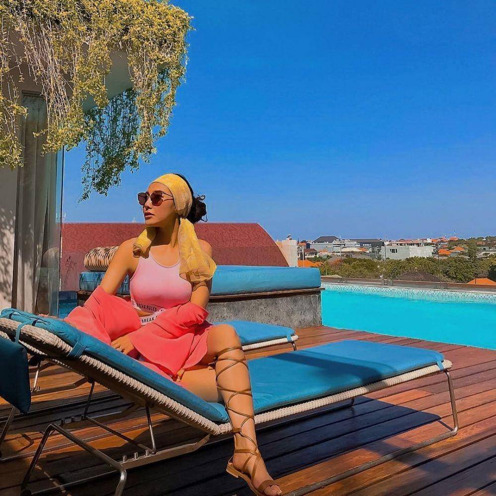 Shenny Andrea (instagram.com/tssuitesseminyak)