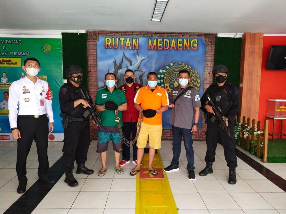 Pemindahan napi, Saleh Kurap dan UN dari Rutan Kelas I Surabaya ke Nusakambangan. Dok. Kekemkumham Jatim