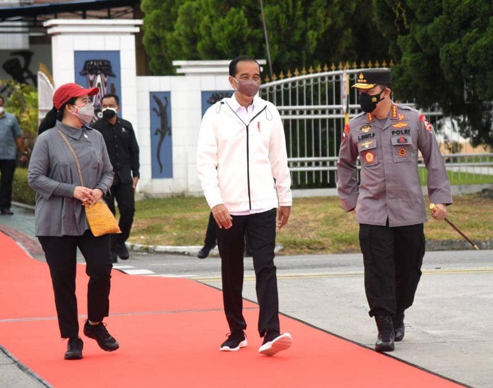 Presiden Joko Widodo kunjungan kerja ke Kabupaten Marauke didampingi Ketua DPR RI Puan Maharani, Minggu (3/10/2021). (Dok. Sekretariat Presiden)