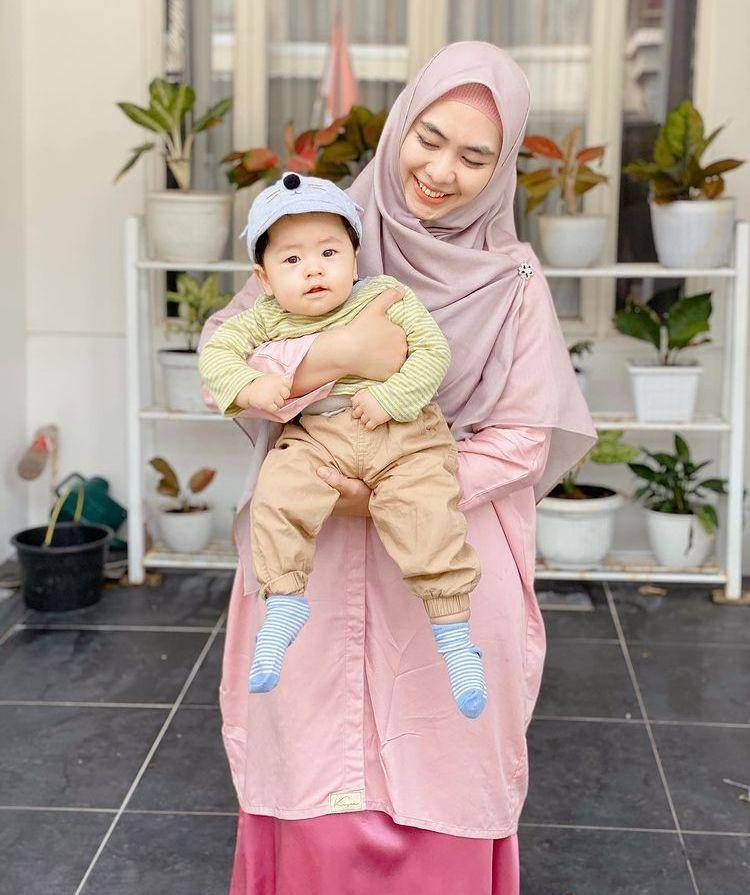 keluarga Oki Setiana Dewi (instagram.com/okisetianadewi)