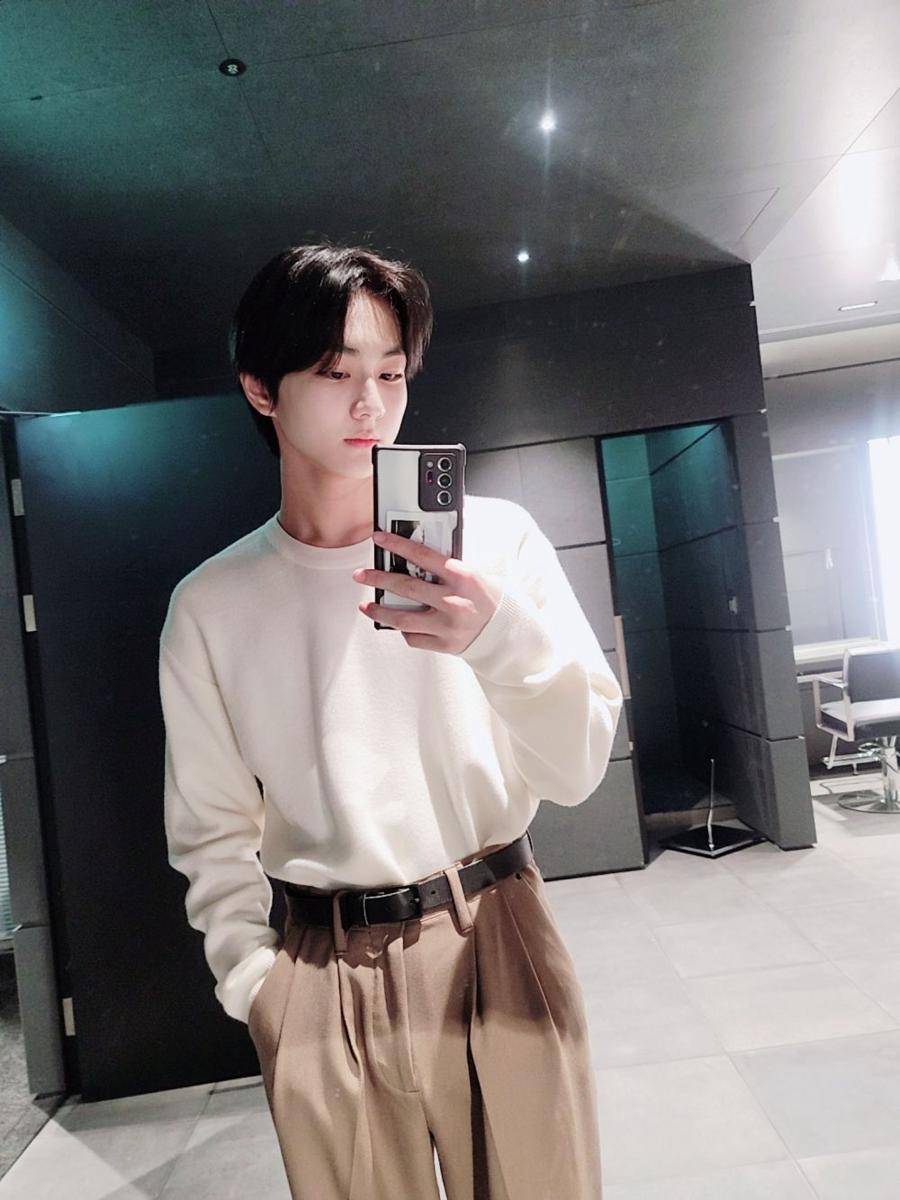 Ide outfit leader Hybe Labels (Twitter.com/ENHYPEN_members)