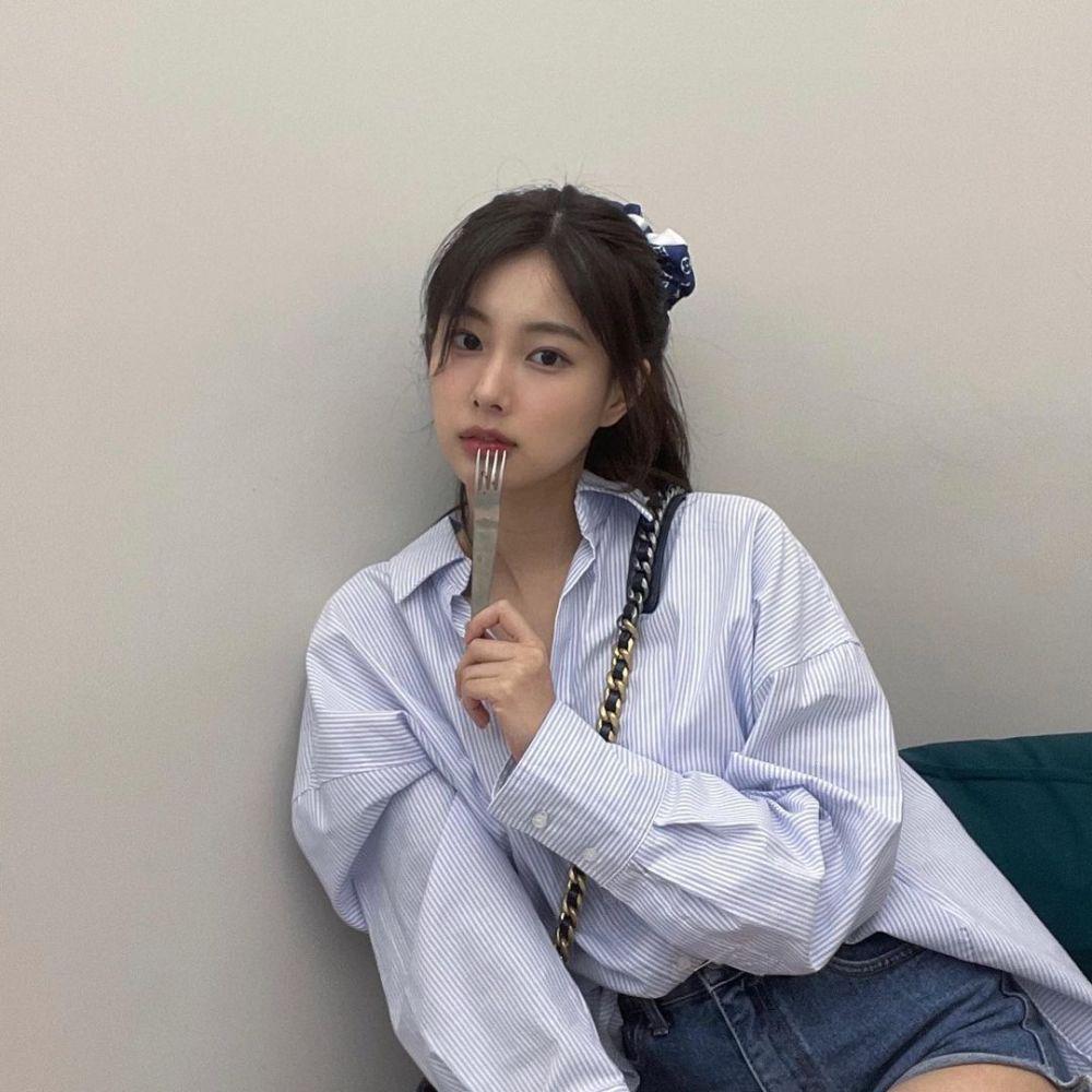 Hyewon Eks IZ*ONE (instagram.com/hyemhyemu)