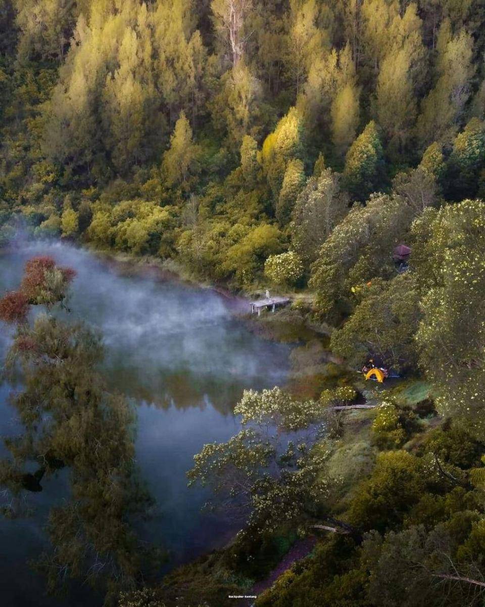 Potret pemandangan Ranu Regulo (instagram.com/discoveringindonesia)