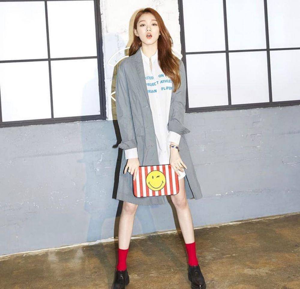 Outfit santai Lee Sung Kyung (instagram.com/lee_sung_kyung__1990)