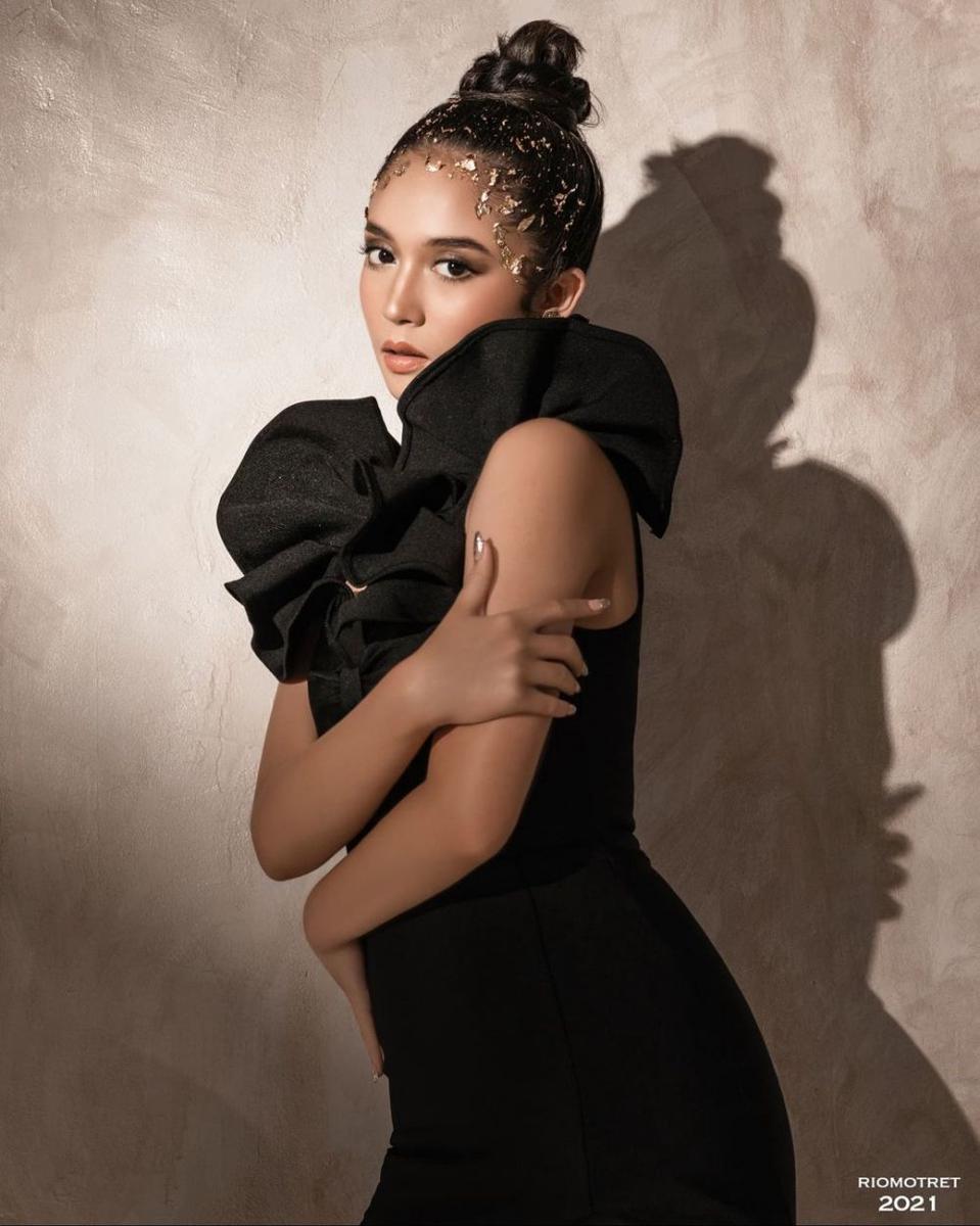 photoshoot pemeran Buku Harian Seorang Istri (instagram.com/riomotret)