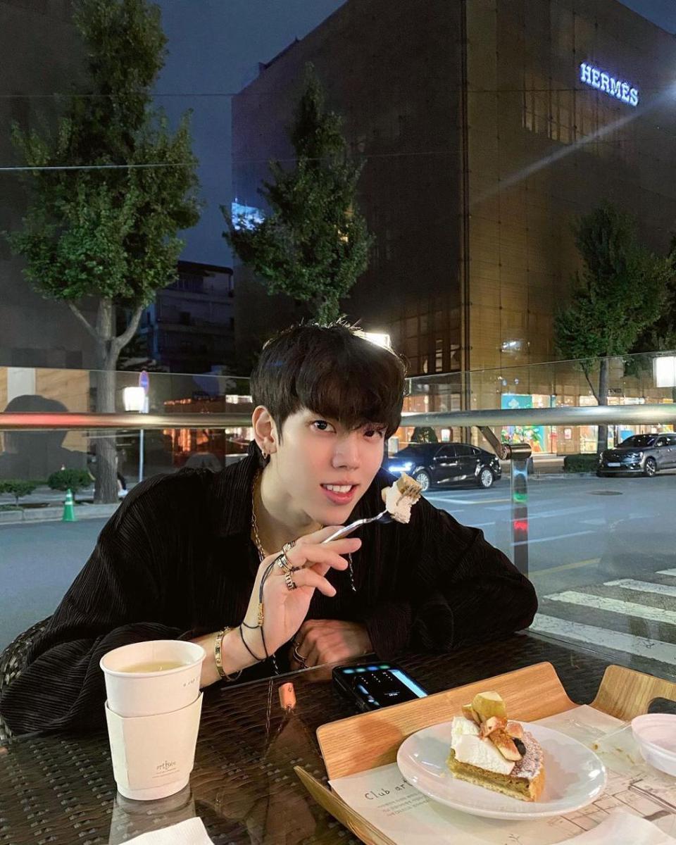 Dongwoo INFINITE (instagram.com/ddong_gg0)