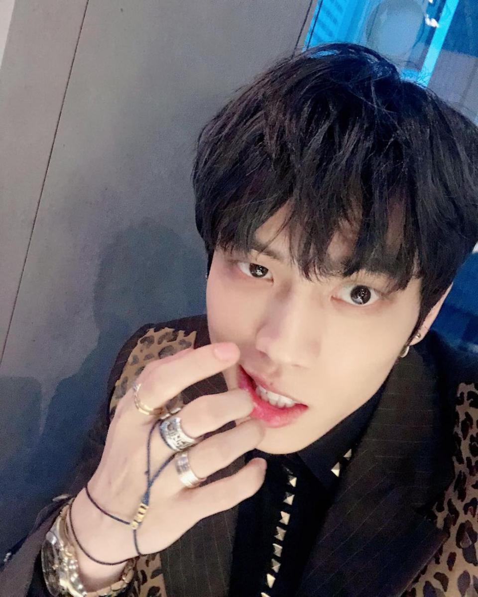 Dongwoo INFINITE (instagram.com/ddong_gg0)