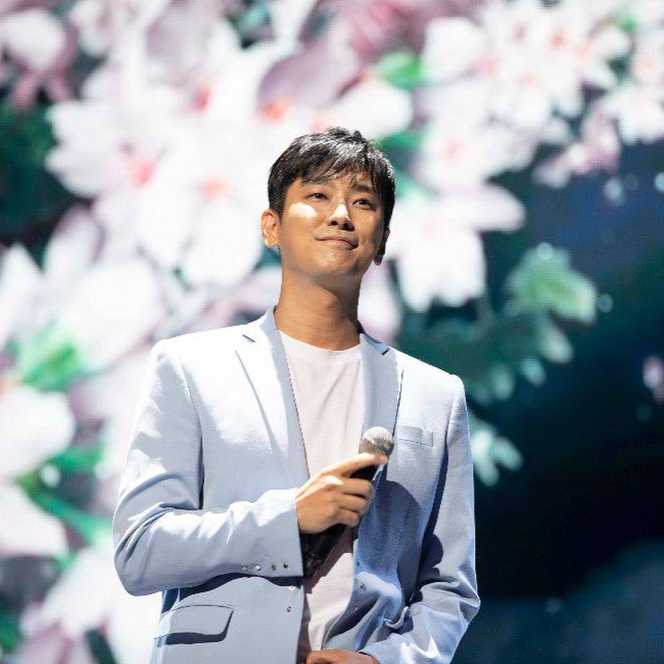 Joo Ji Hoon (instagram.com/_jujihoon)