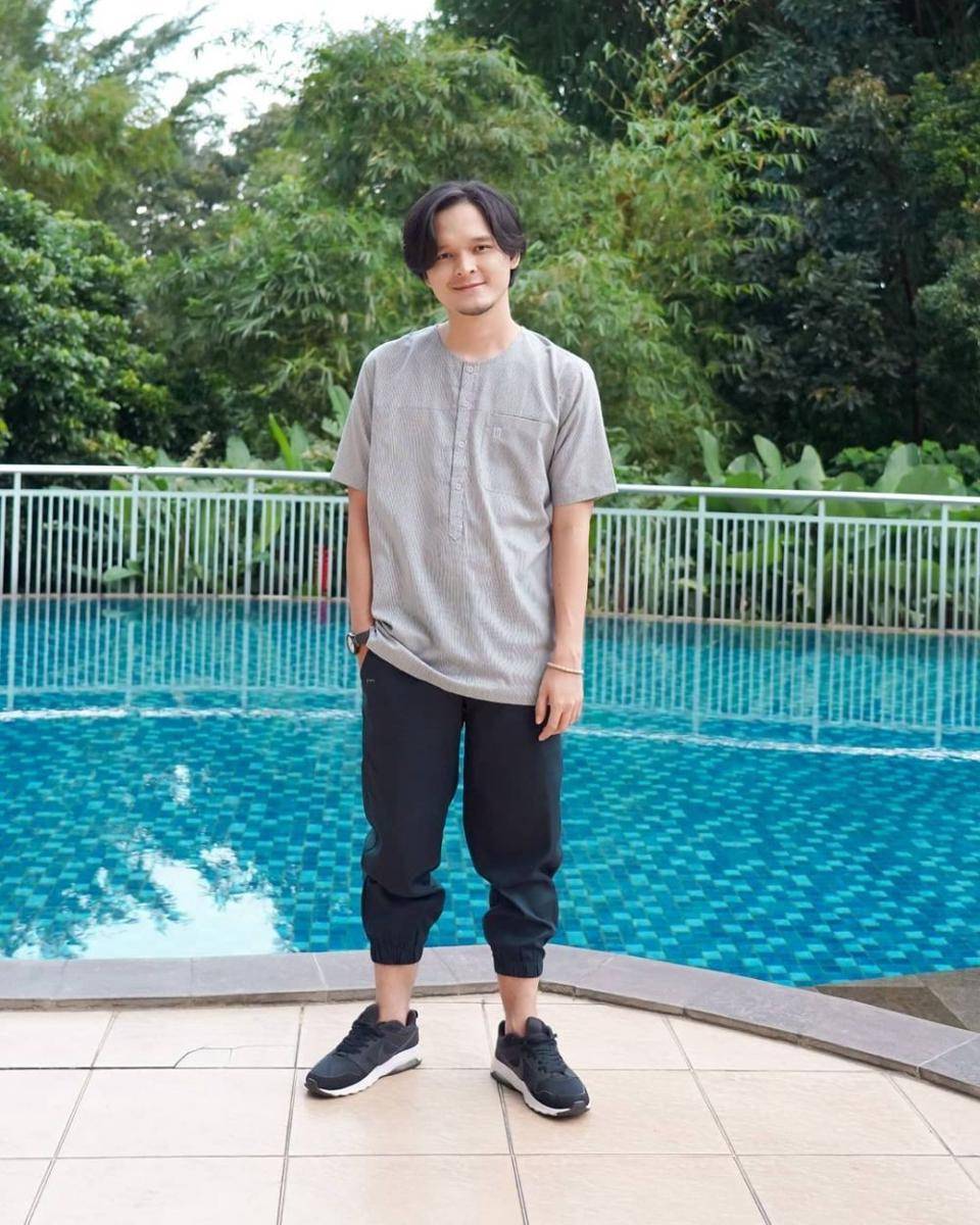 Ilustrasi baju muslim artis pria (instagram.com/ananditodwis)