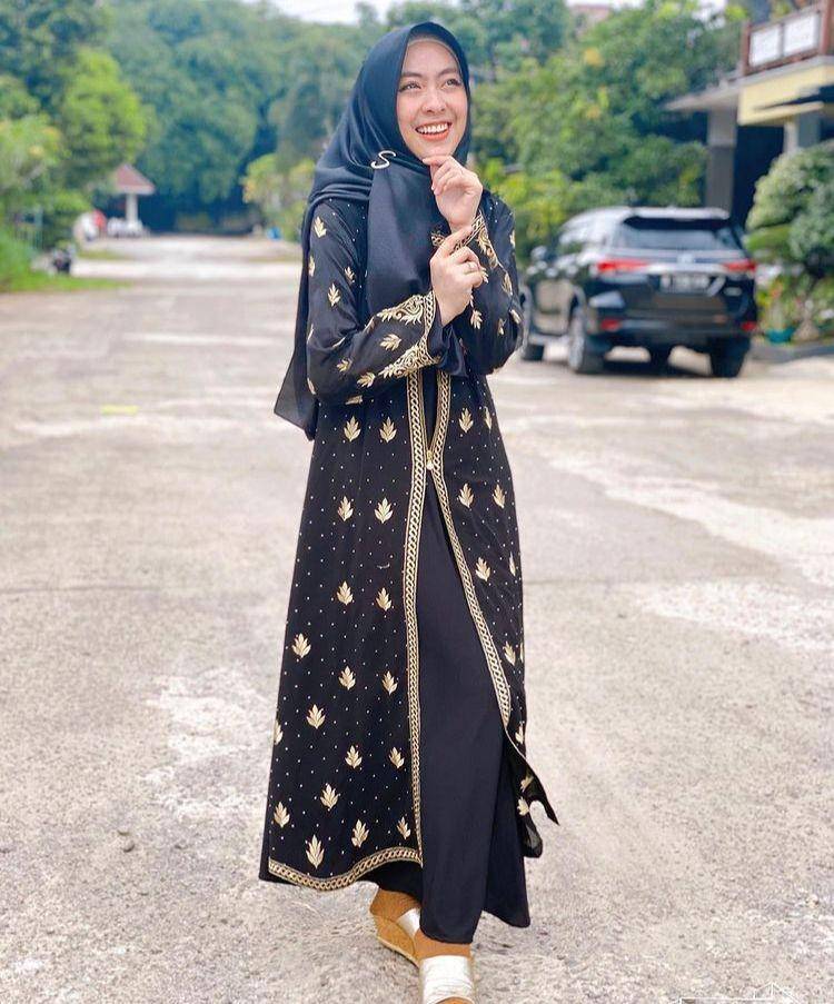 Oki vs shindy (Instagram.com/dr.shindyputri_)