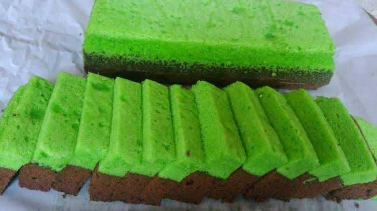 Brownies kukus pandan cokelat (youtube.com/Naora Channel)