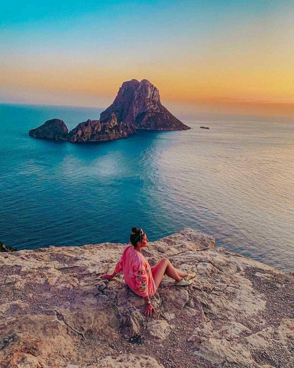 es vedra (instagram/cosmopolit.anna)