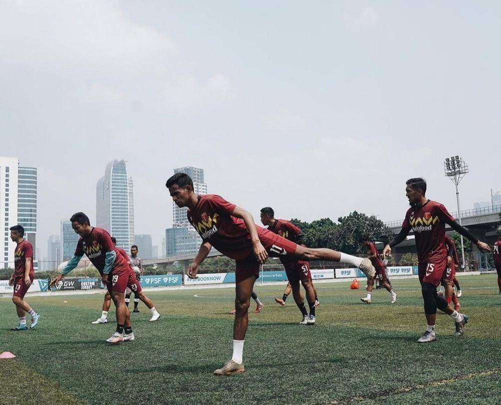 Pelatih Badak Lampung FC, Budiardjo Thalib berjanji bakal menyajikan permain apik saat anak asuhnya mengahadapi PSKC Cimahi. (Instagram/@badaklampungfc)