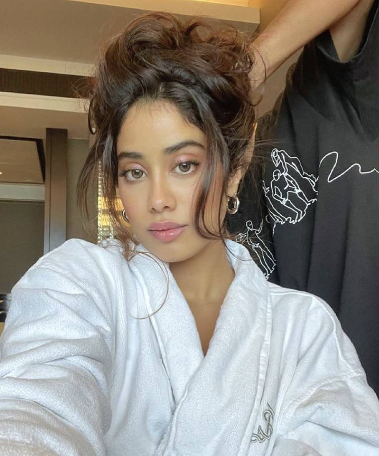 Janhvi Kapoor (instagram.com/janhvikapoor)