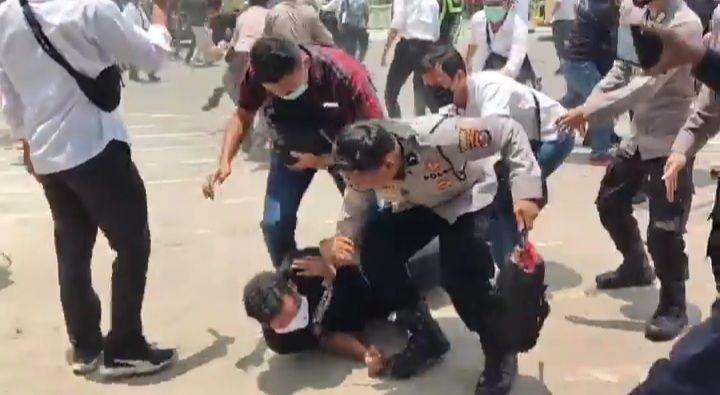 Demo HUT Banten Berujung Ricuh, 13 Mahasiswa Ditangkap Polisi