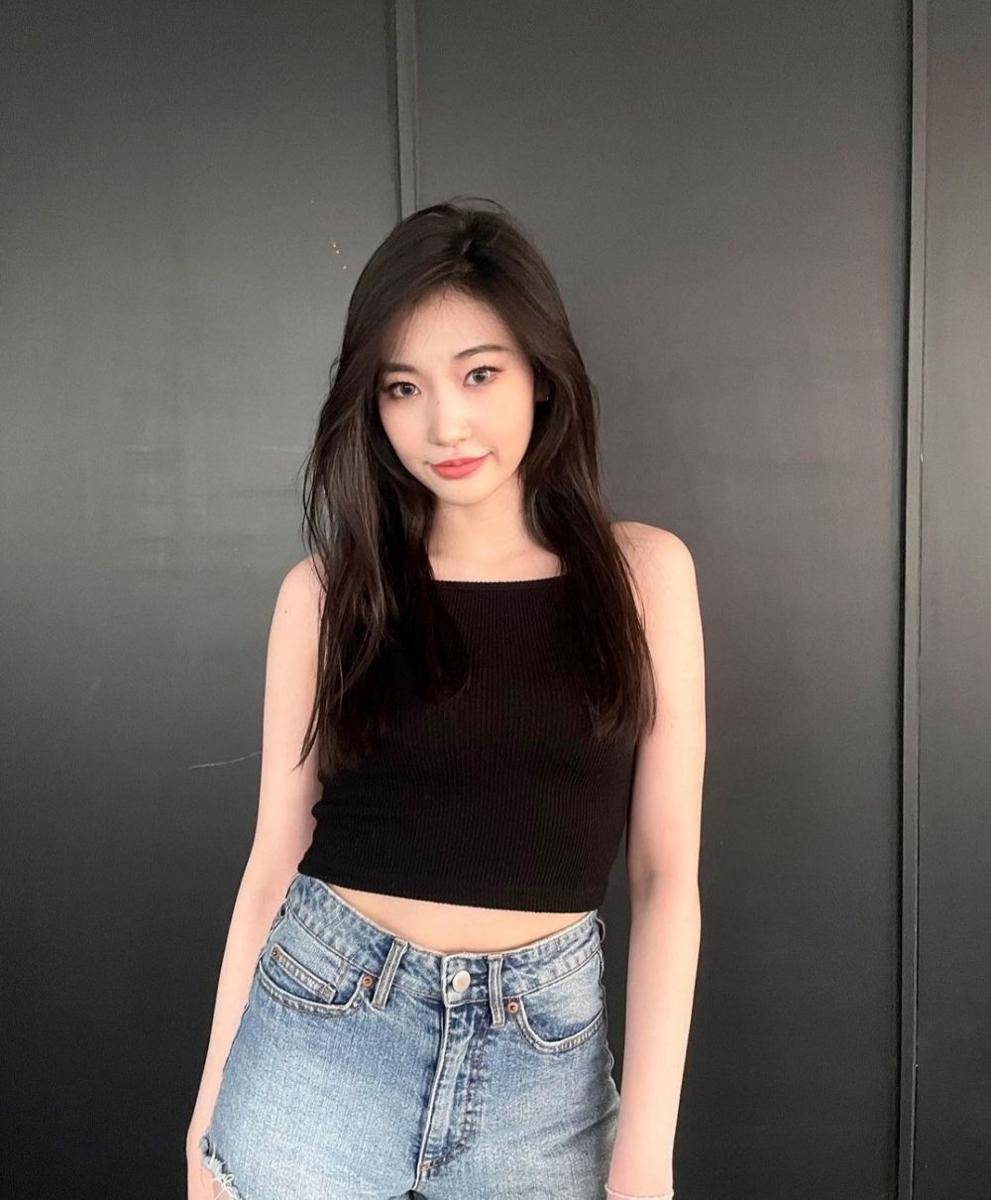Outfit Jinny Secret Number (instagram.com/secretnumber.official)