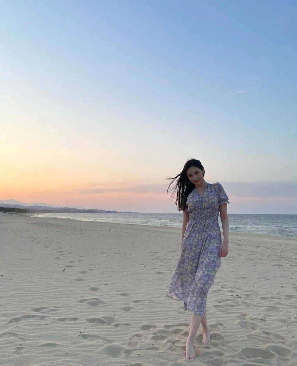 Outfit Jinny Secret Number (instagram.com/secretnumber.official)