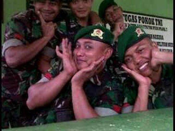tingkah nyeleneh tentara (twitter.com/ngakakabezz_)
