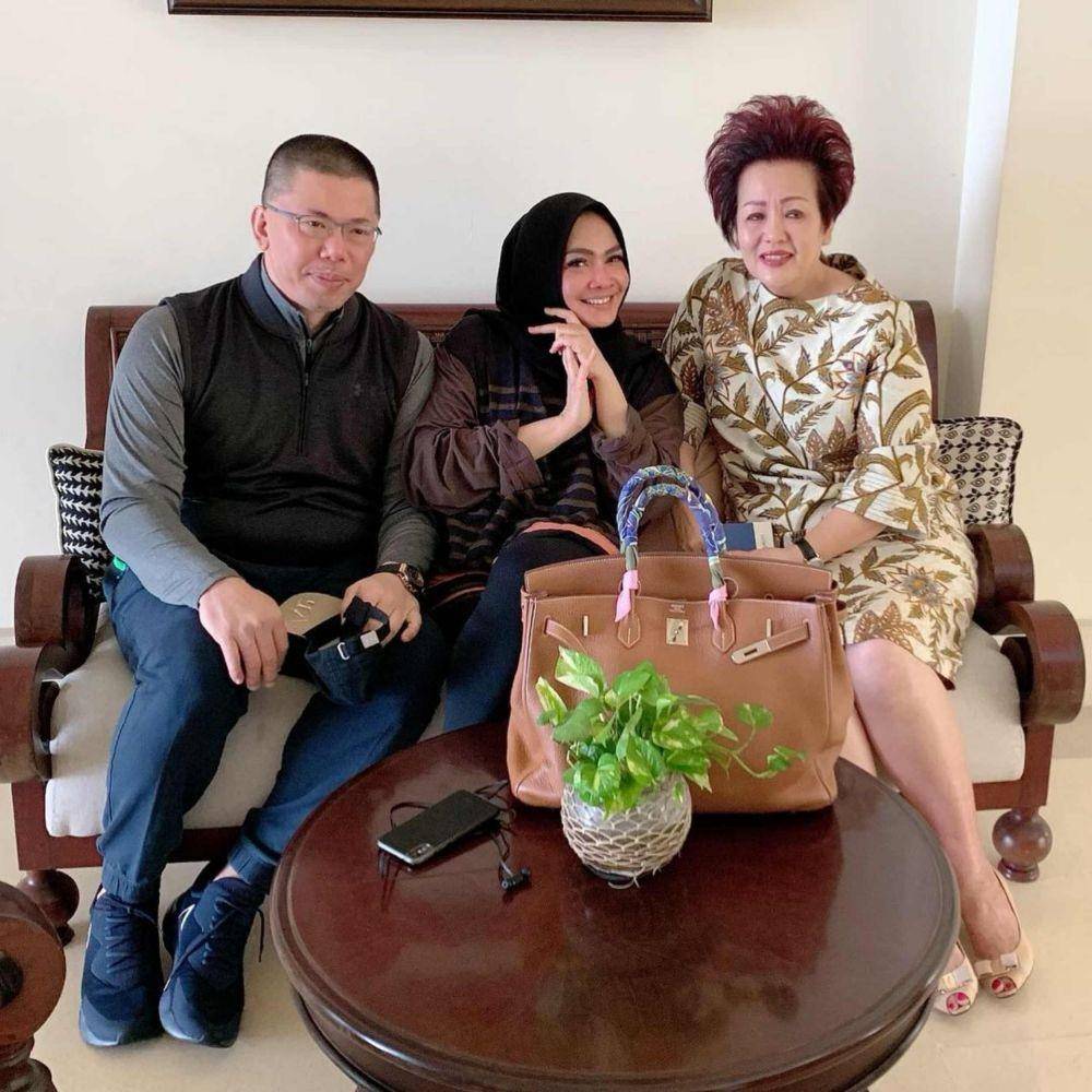 Rieta Amilia dan suami kedua (Instagram.com/rieta_amilia/)
