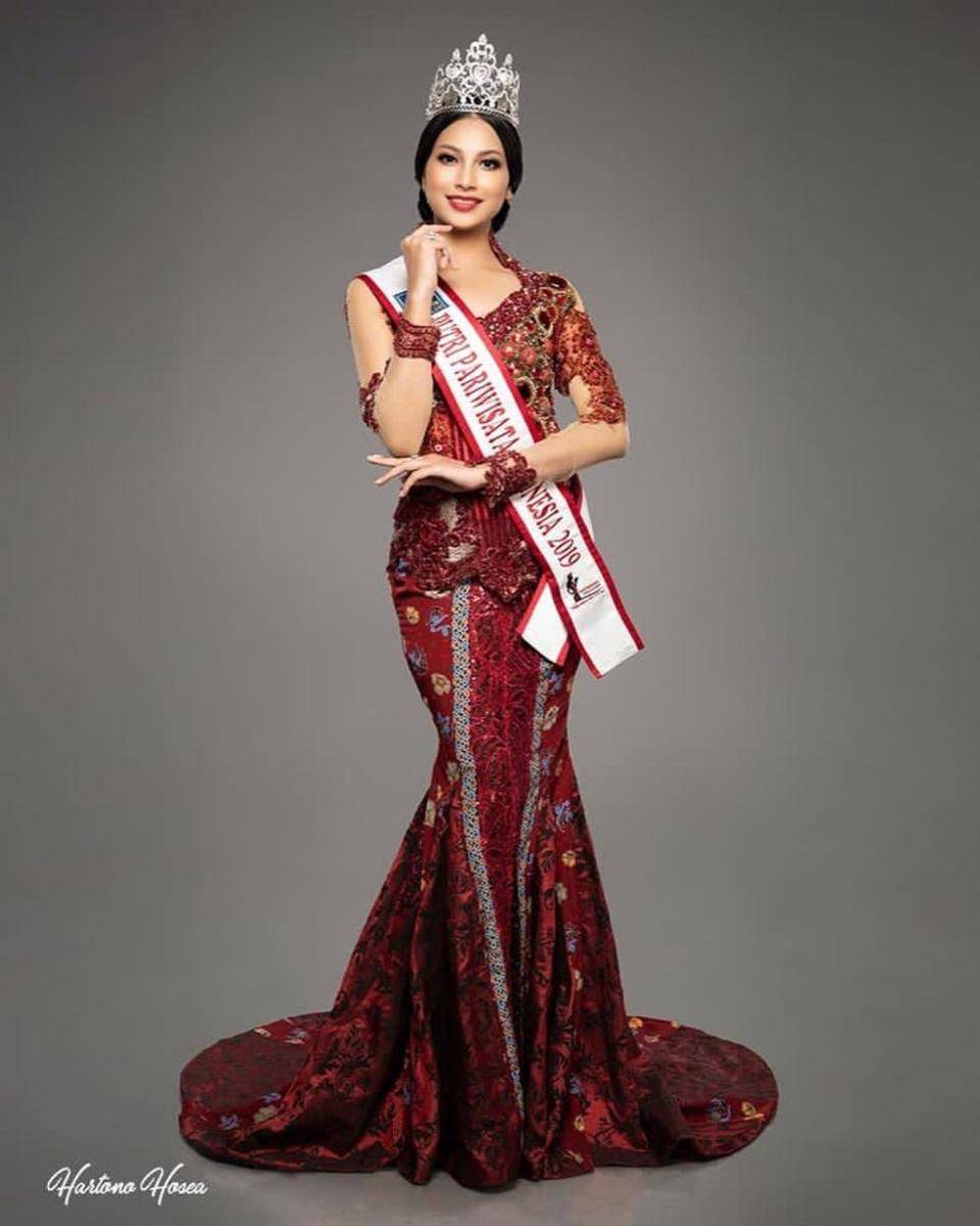 Kebaya Clarita Mawarni Salem. (instagram.com/mawar.salem/)