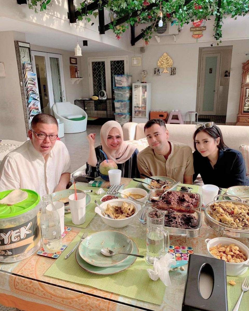 Rieta Amilia dan suami kedua (Instagram.com/rieta_amilia/)