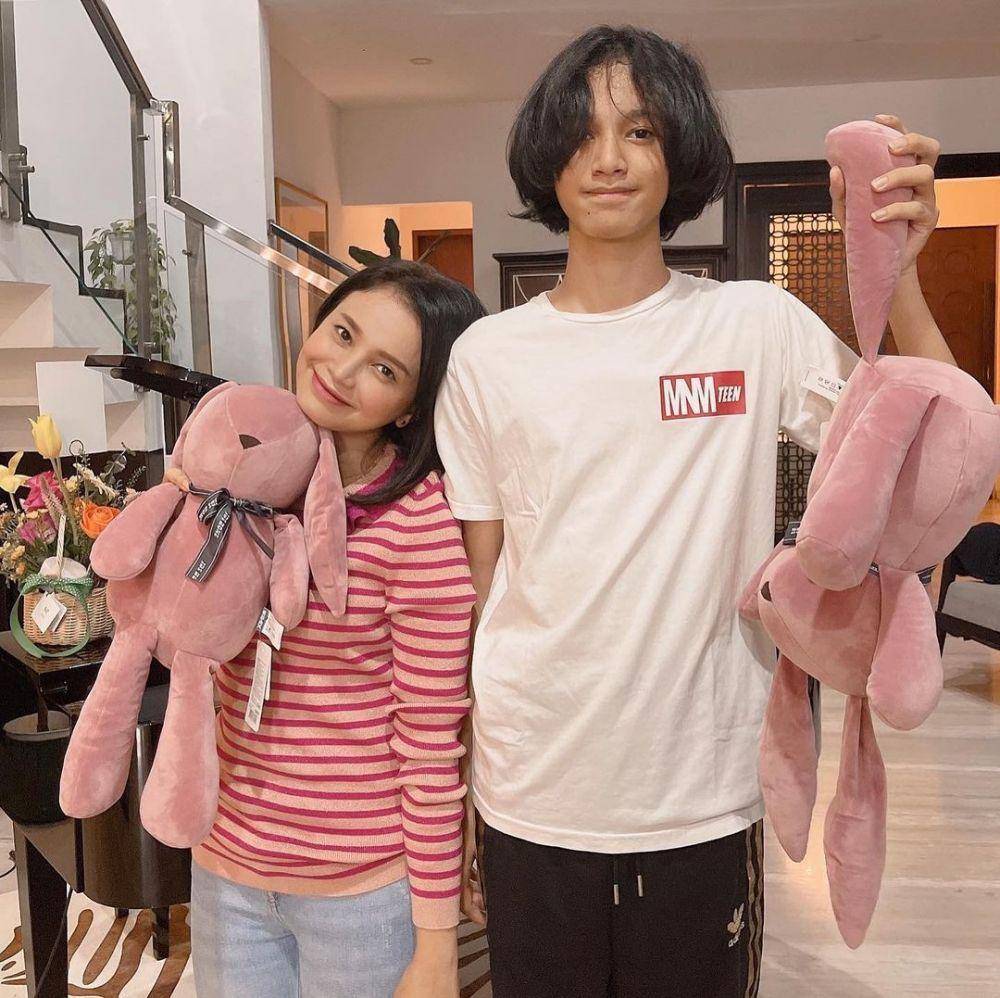 Rizky Langit Ramadhan dan Rossa (instagram.com/itsrossa910)