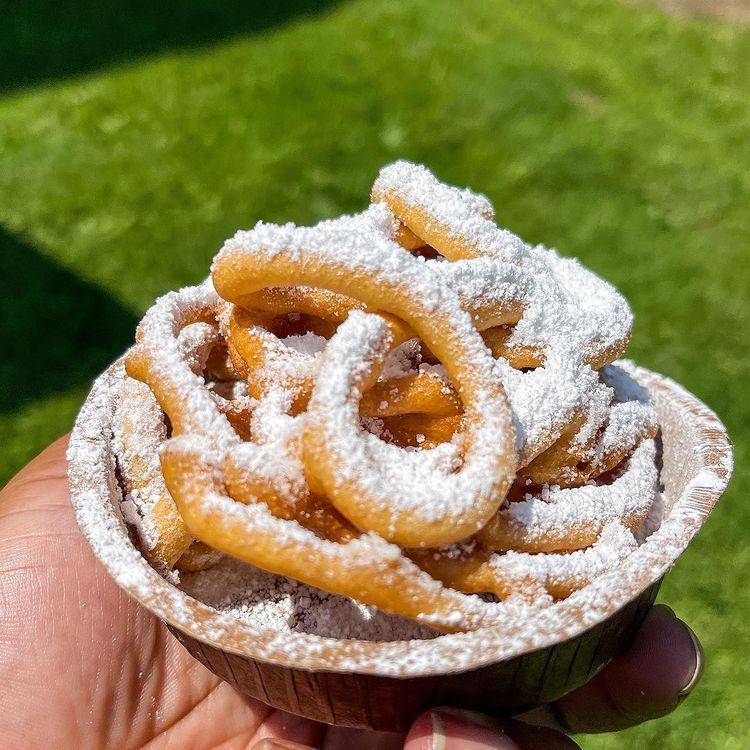 kue corong (instagram.com/charmcitytable)
