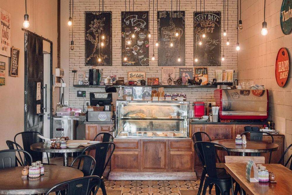 Interior kafe The Fat Turtle (instagram.com/thefatturtlebali)