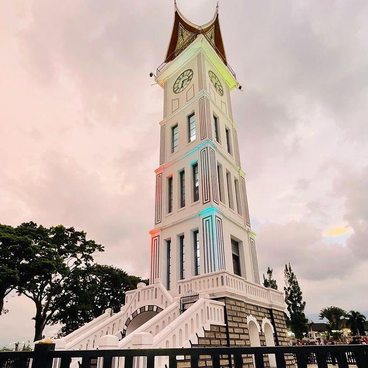 10 Kota di Indonesia yang Memiliki Landmark Ikonik