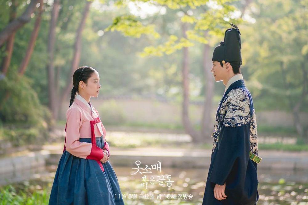 Lee Se Young dan Junho 2PM di drama The Red Sleeve Cuff (instagram.com/mbcdrama_now)