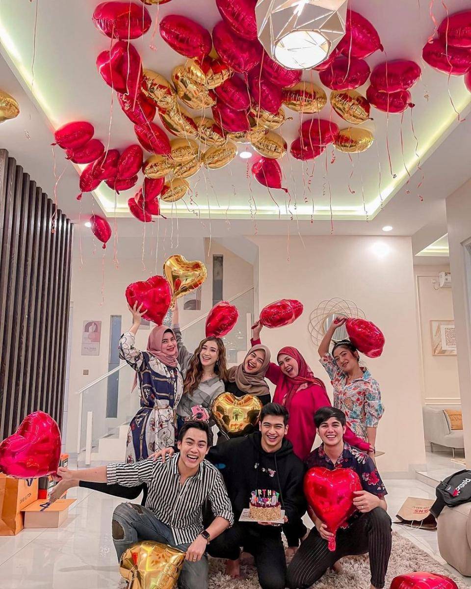 ulang tahun Teuku Ryan (instagram.com/riaricis1795)