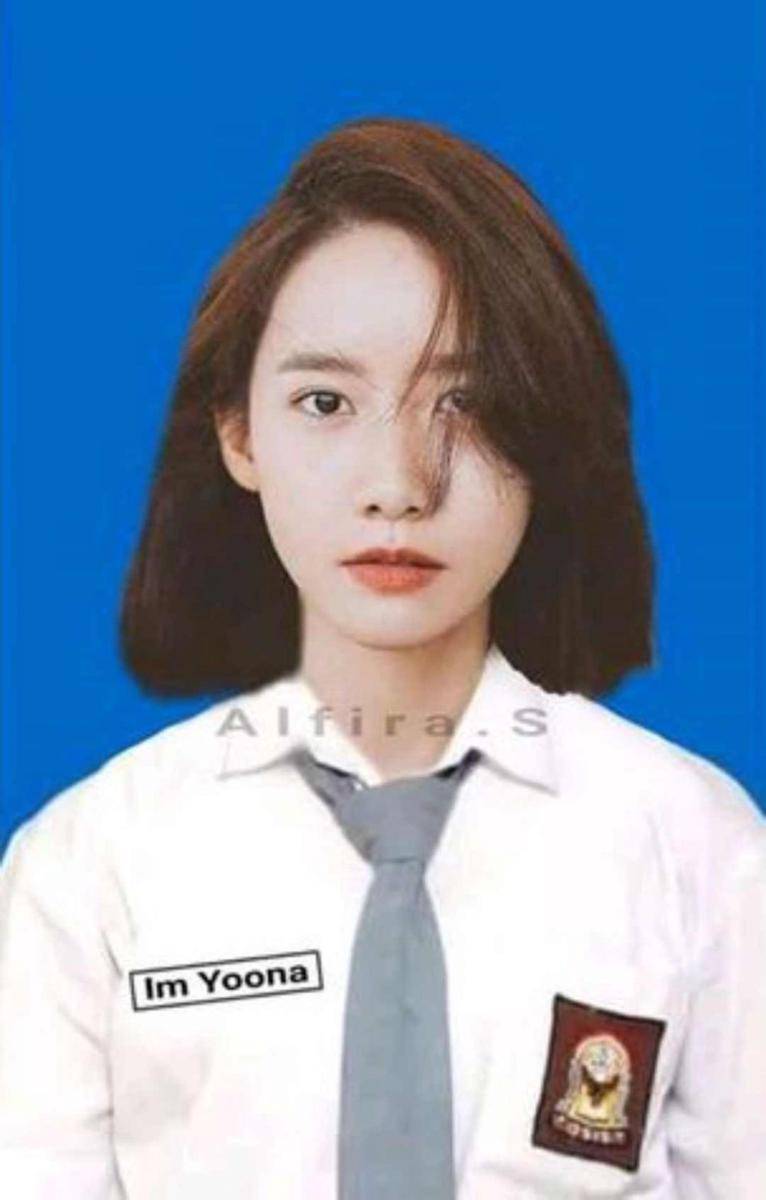 Foto artis Korea pakai baju SMA (Pinterest.com/purplxx purplxx/)