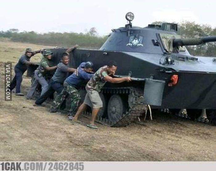 tingkah nyeleneh tentara (1cak.com)