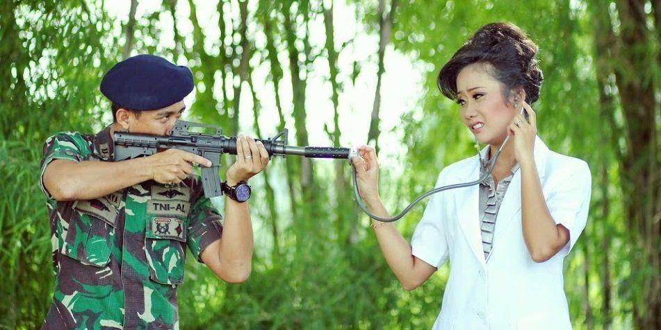 tingkah nyeleneh tentara (twitter.com/mchll_kr)