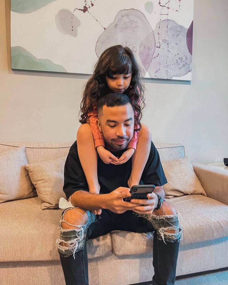 potret Hassan Alaydrus dan putrinya (instagram.com/hassanalaydrus)
