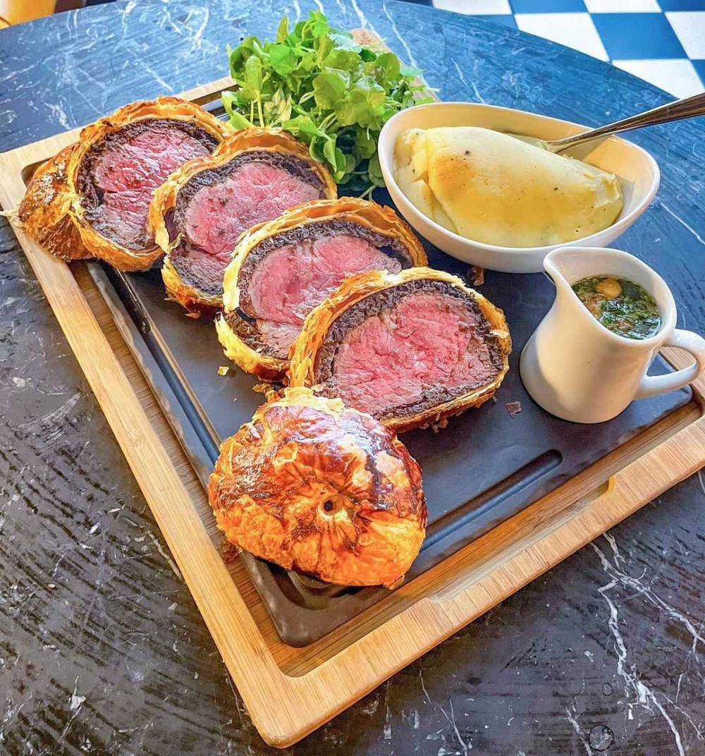 beef wellington (instagram.com/idnfoodiegram)