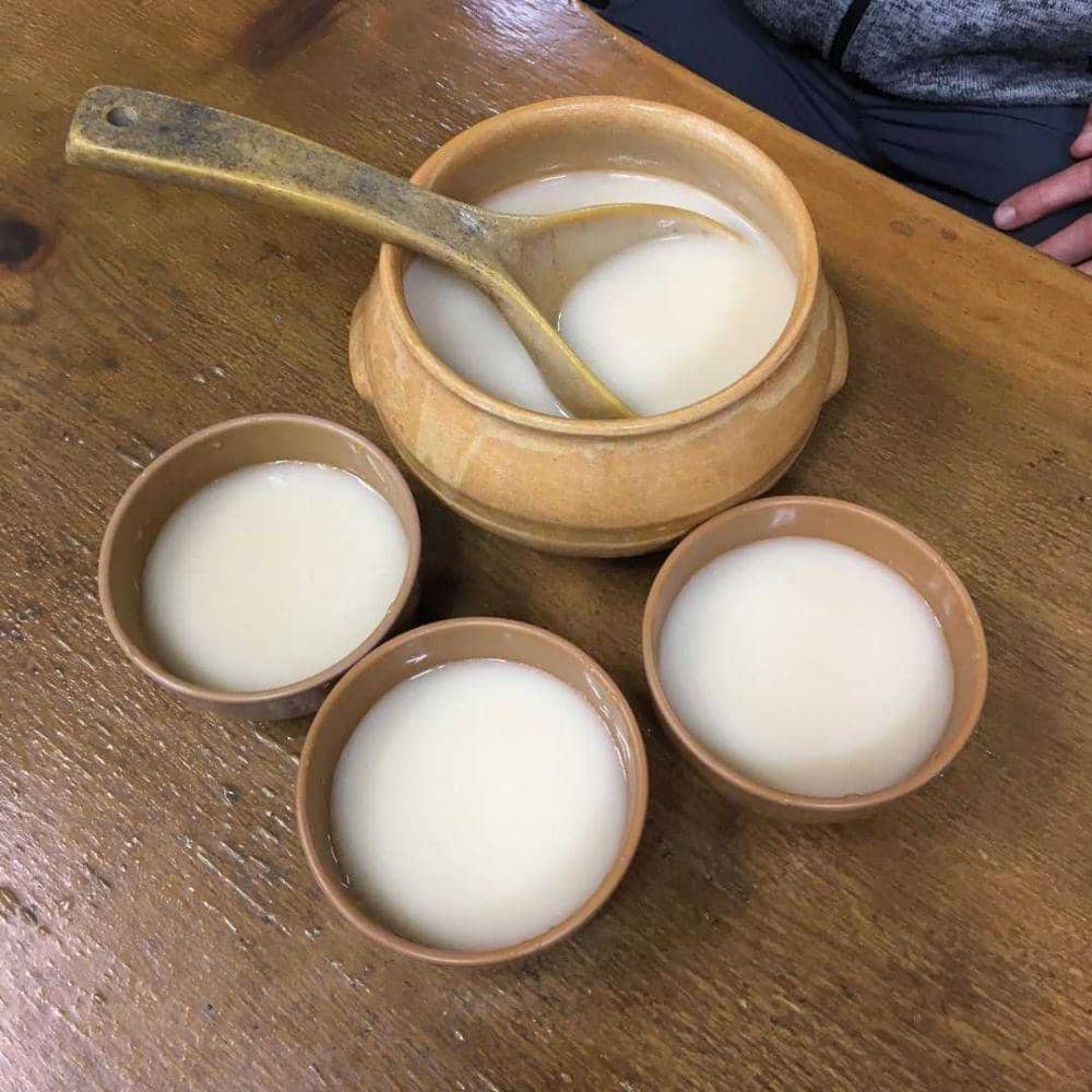 5 Trivia Dongdongju, Alkohol Khas Korea dari Nasi Ketan