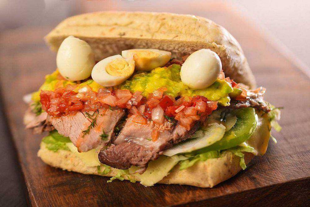 lamb sandwich (instagram.com/cabrera.chef)
