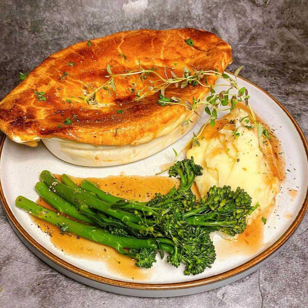 pie dan mash (instagram.com/ellierosekitchen)
