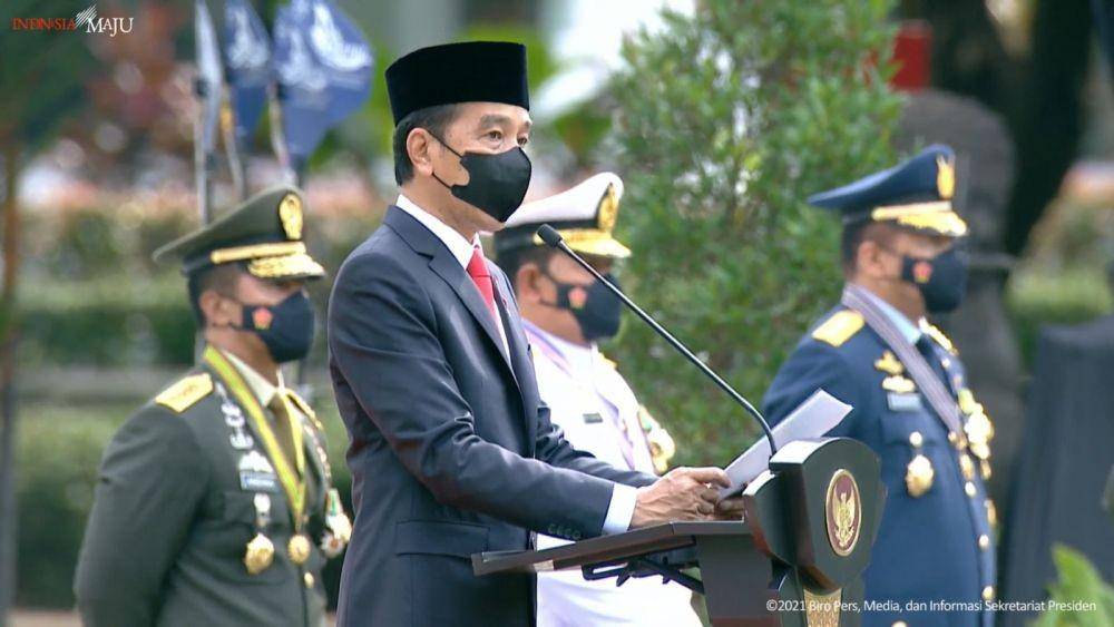 Presiden Jokowi pimpin upacara peringatan HUT ke-76 TNI (YouTube/Sekretariat Presiden)