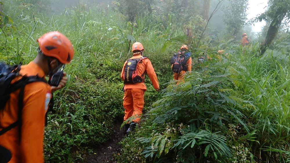 Kelelahan saat Mendaki Gunung Agung, Pemuda Asal Jakarta Dievakuasi