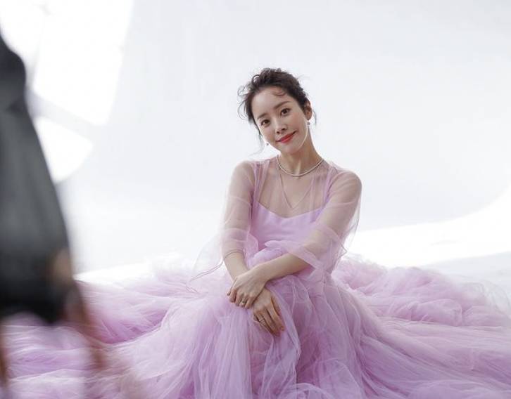 Han Ji Min (instagram.com/roma.emo)