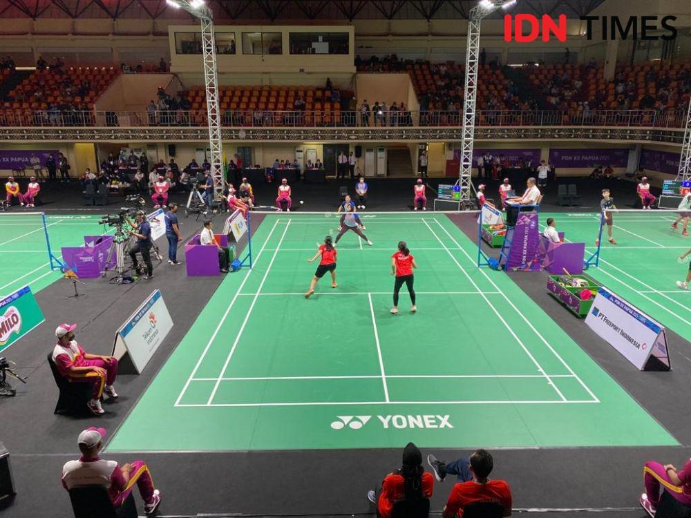 GOR Bulu Tangkis PON Papua Bikin Atlet Kepanasan