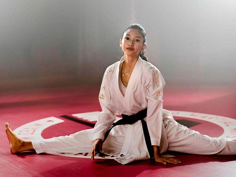 10 Foto Claresta Taufan, Atlet Karate yang Kini Rambah Dunia Sinetron