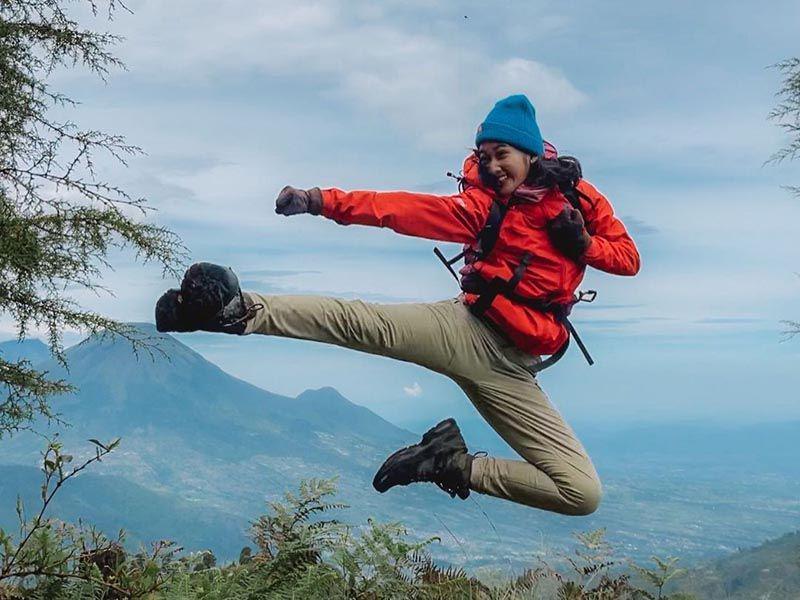Main di Buku Harian Seorang Istri, 10 Aksi Traveling Claresta Taufan
